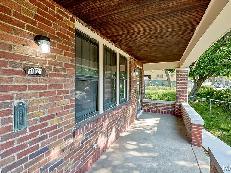 5021 Ray Ave — Photo 2