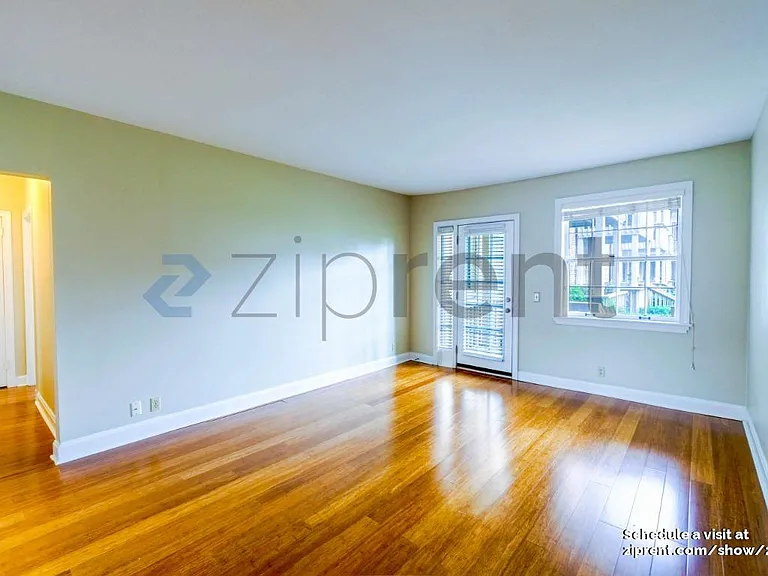 815 Lasalle St — Photo 4