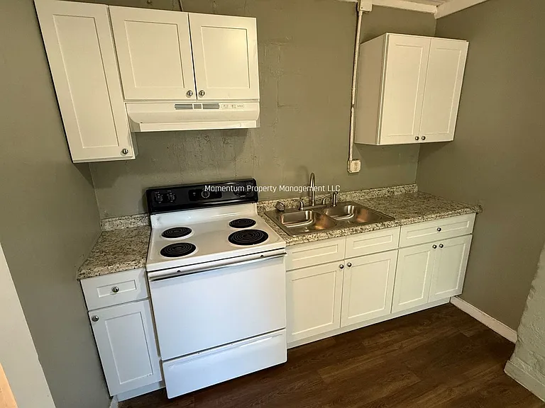 2501 E Chelsea St — Photo 5