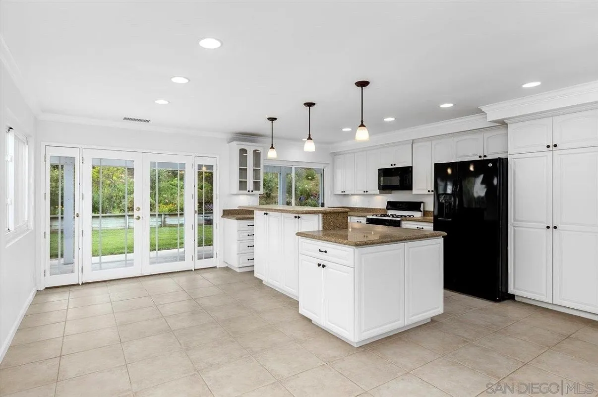 Shadow Hills Ct, San Marcos — Photo 1