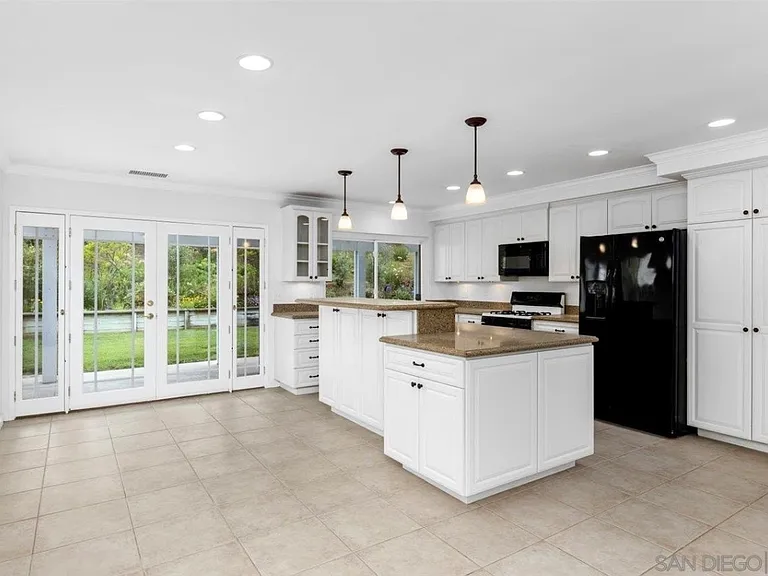 Shadow Hills Ct — Photo 1