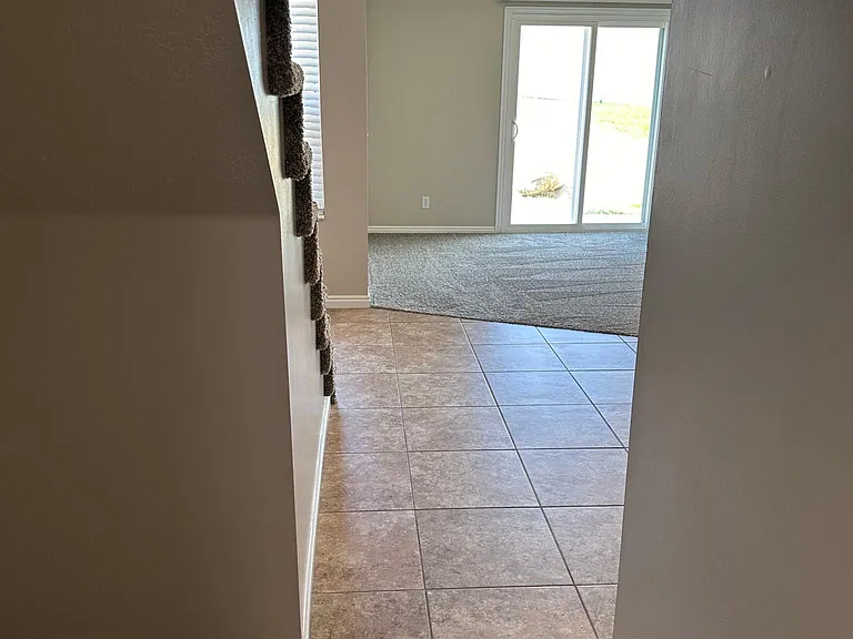 665 E Eaglewood Dr #27 — Photo 2