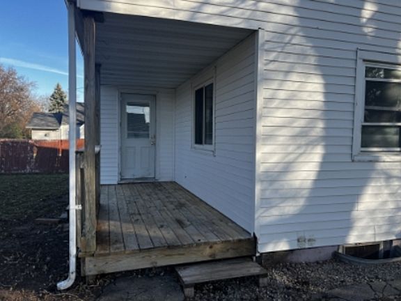 3rd image of 844 3rd St #1/2
