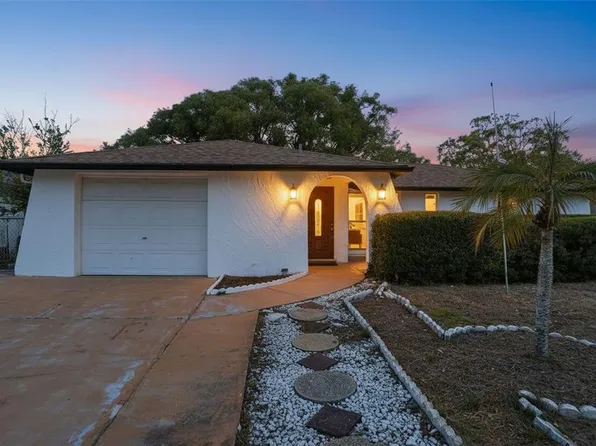 7427 Fireside Dr, Port Richey, FL 34668