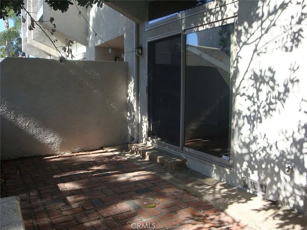 3 bed, 1404 sqft, $3,800 — Photo 3