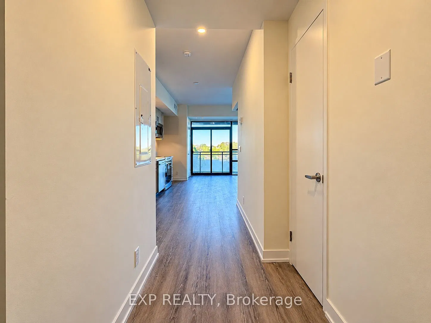 2 bed, $1,650 — Photo 4
