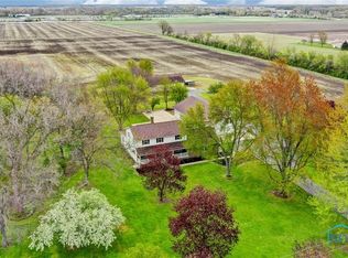 13396 Klopfenstein Rd, Bowling Green, OH 43402