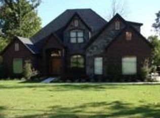 2 Taylor Dr, Bella Vista, AR 72714