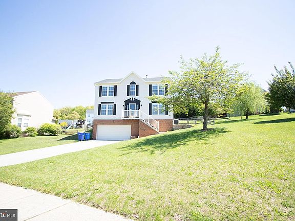 3rd image of 271 Courtney Ct