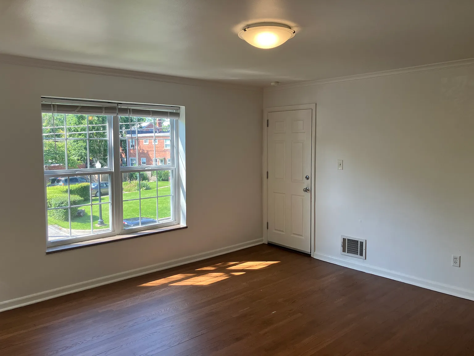 2 bed, 1008 sqft, $1,250 — Photo 2