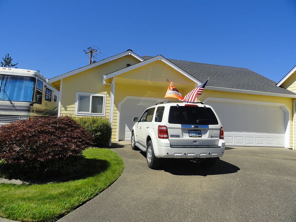 2nd image of 100 Frontier Ct