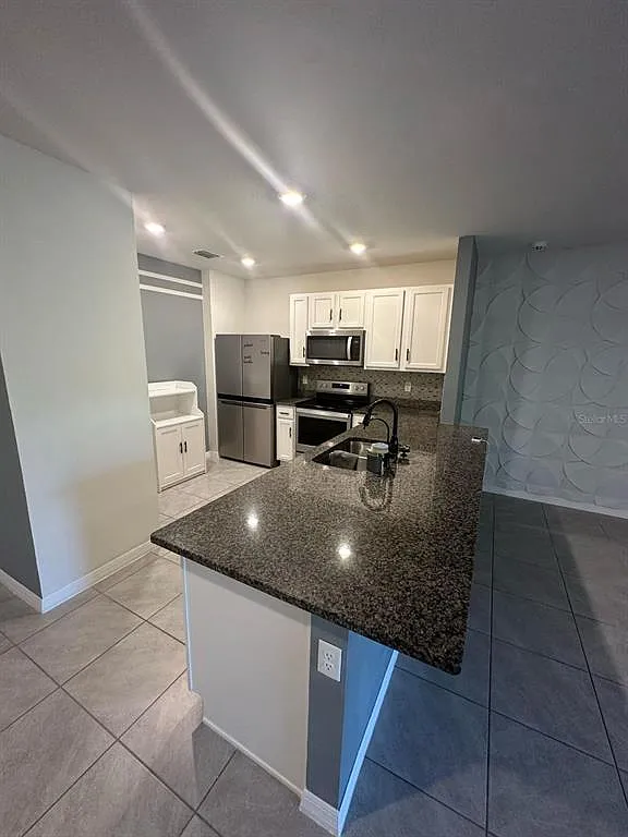 3 bed, 2.5 bath, 1517 sqft, $2,350 — Photo 4