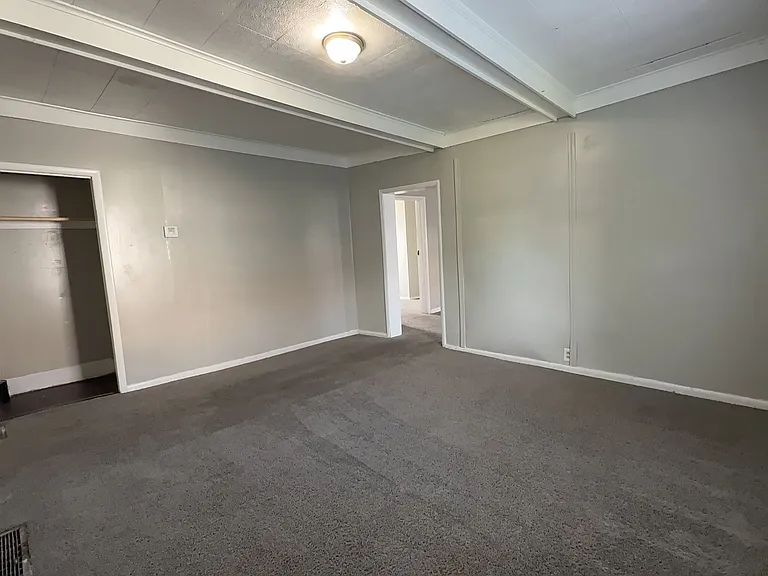 1521 & 1521 1/2 E Kirby Ave (AARC Management, LLC) — Photo 13