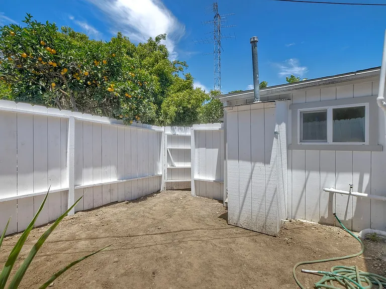 4108 Mission Ave — Photo 20