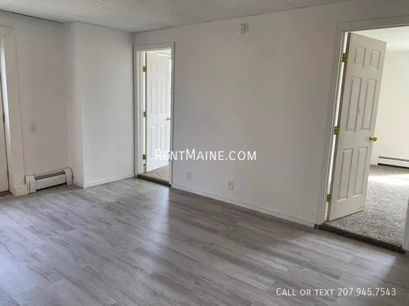 8 Commercial St APT 3, Winterport, ME 04496
