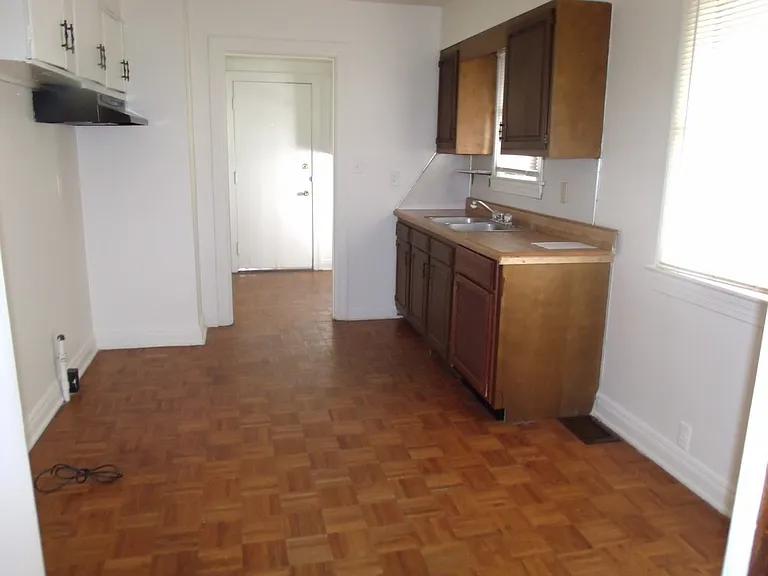 120 N 38th St — Photo 2