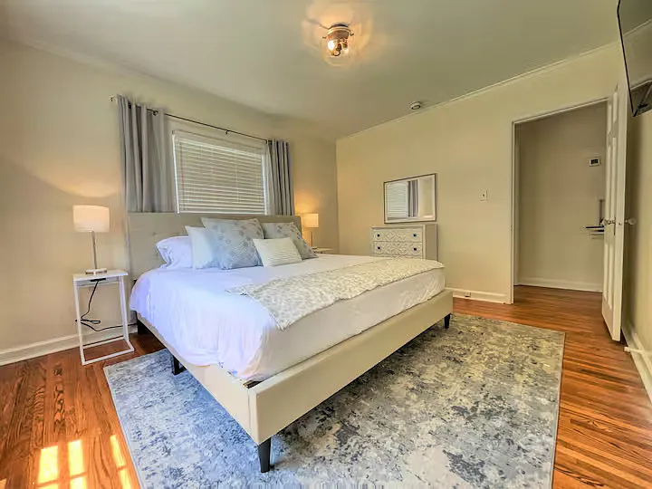 1347 S Sandusky Ave — Photo 10