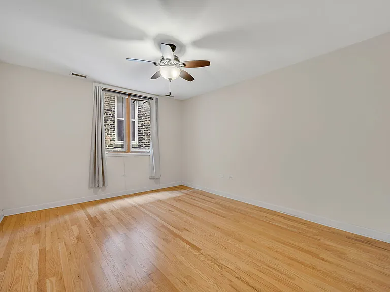 2064 N California Ave #205 — Photo 16