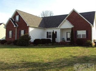 653 Akersville Rd, Lafayette, TN 37083