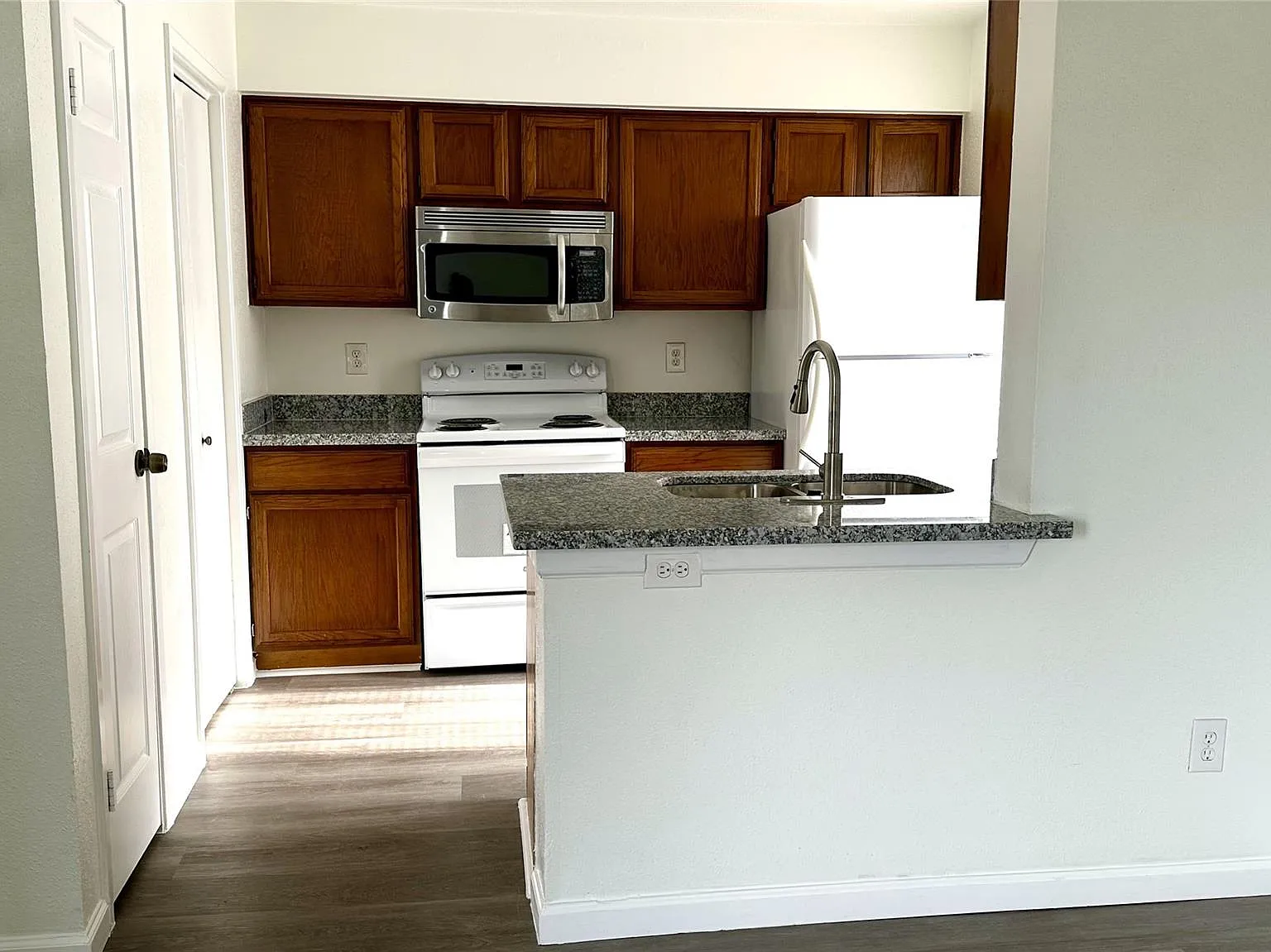 1 bed, 1.0 bath, 531 sqft, $850 — Photo 3