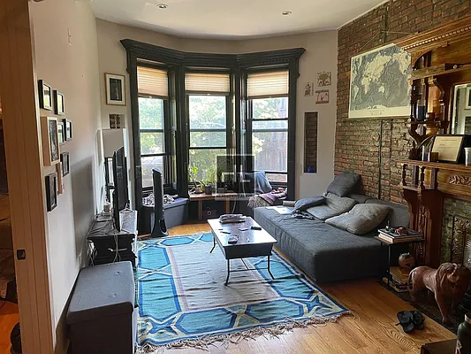 Rented by Highline Residential | media 8