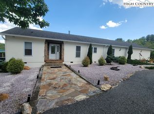 552 Dirt Nose Dr, Sparta, NC 28675