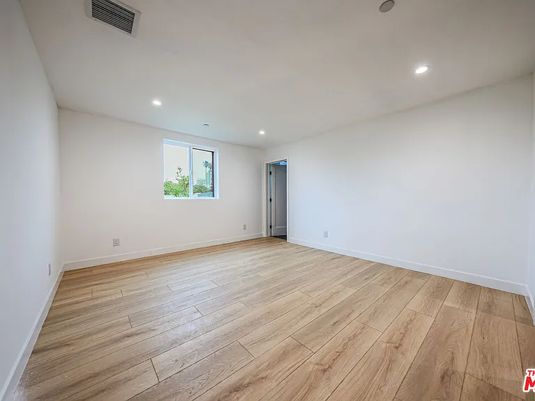 1525 S Carmelina Ave #1527 — Photo 17