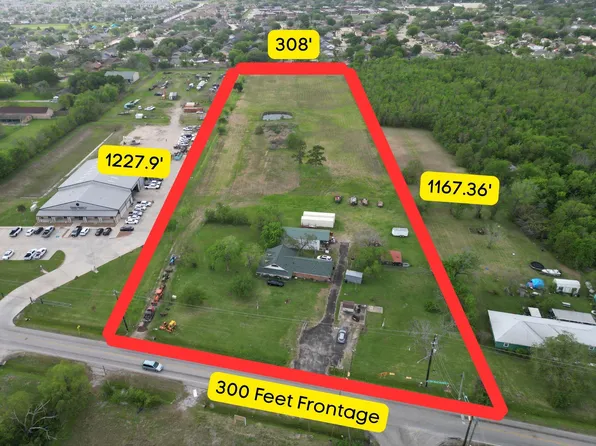 2319 W Cedar Bayou Lynchburg Rd, Baytown, TX 77521