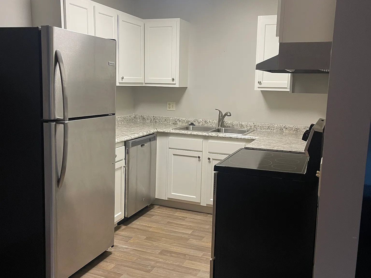 25 Oakhurst Dr — Photo 1