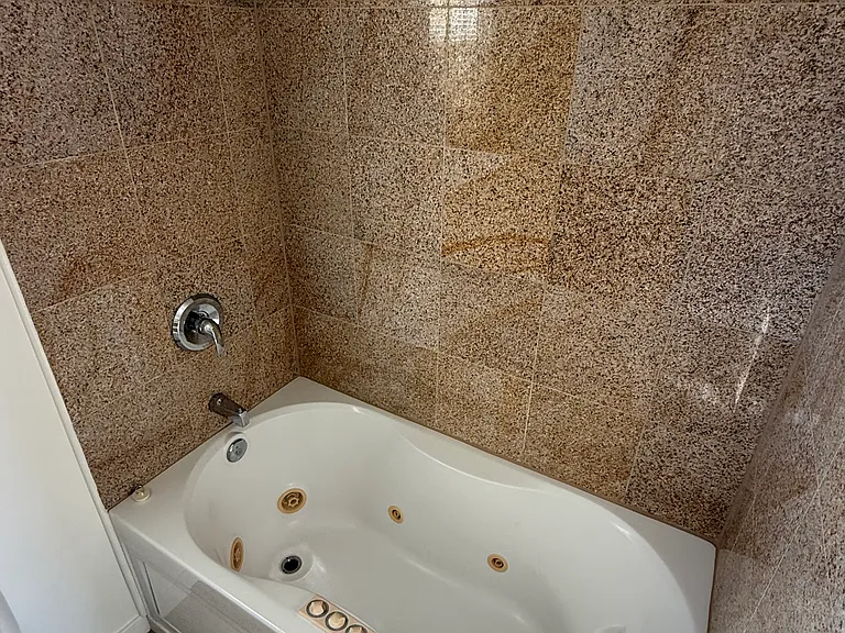 62350 Belmont St — Photo 38
