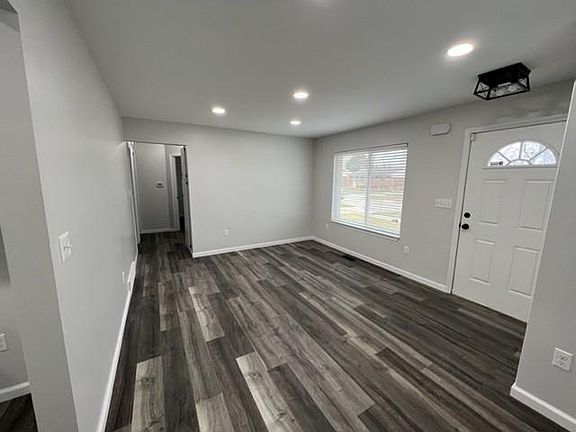 5th image of 17922 S Wind Dr
