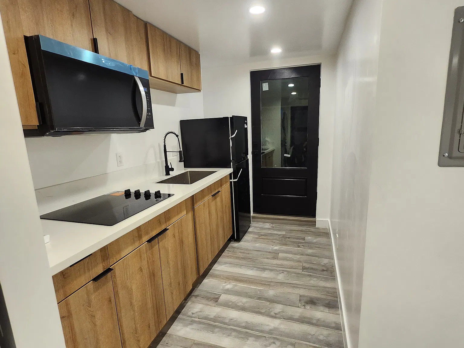 1 bed, $2,500 — Photo 2