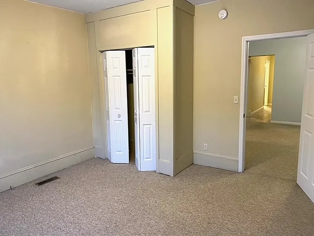 319 Niagara Ave #1 — Photo 5