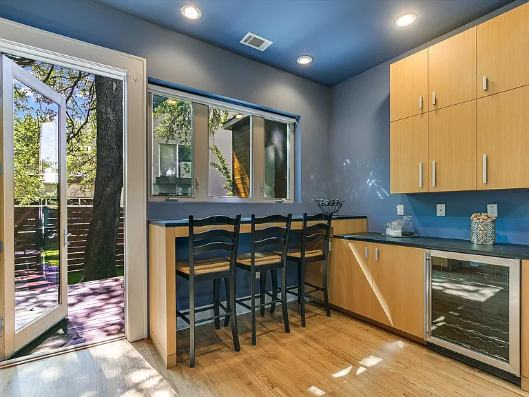 2109 Nickerson St — Photo 8