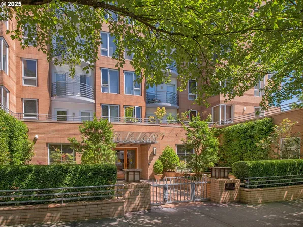 1132 SW 19th Ave Unit 306, Portland, OR 97205