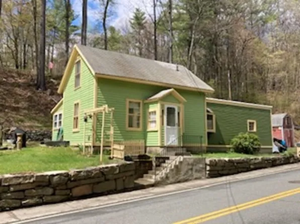 32 North St, Erving, MA 01344