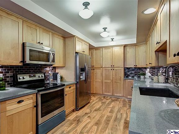 4th image of 985 E California Blvd Unit 107