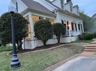 411 Colonial Rd, Memphis, TN 38117