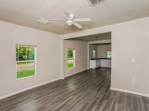 3rd image of 2402 Summer Ave