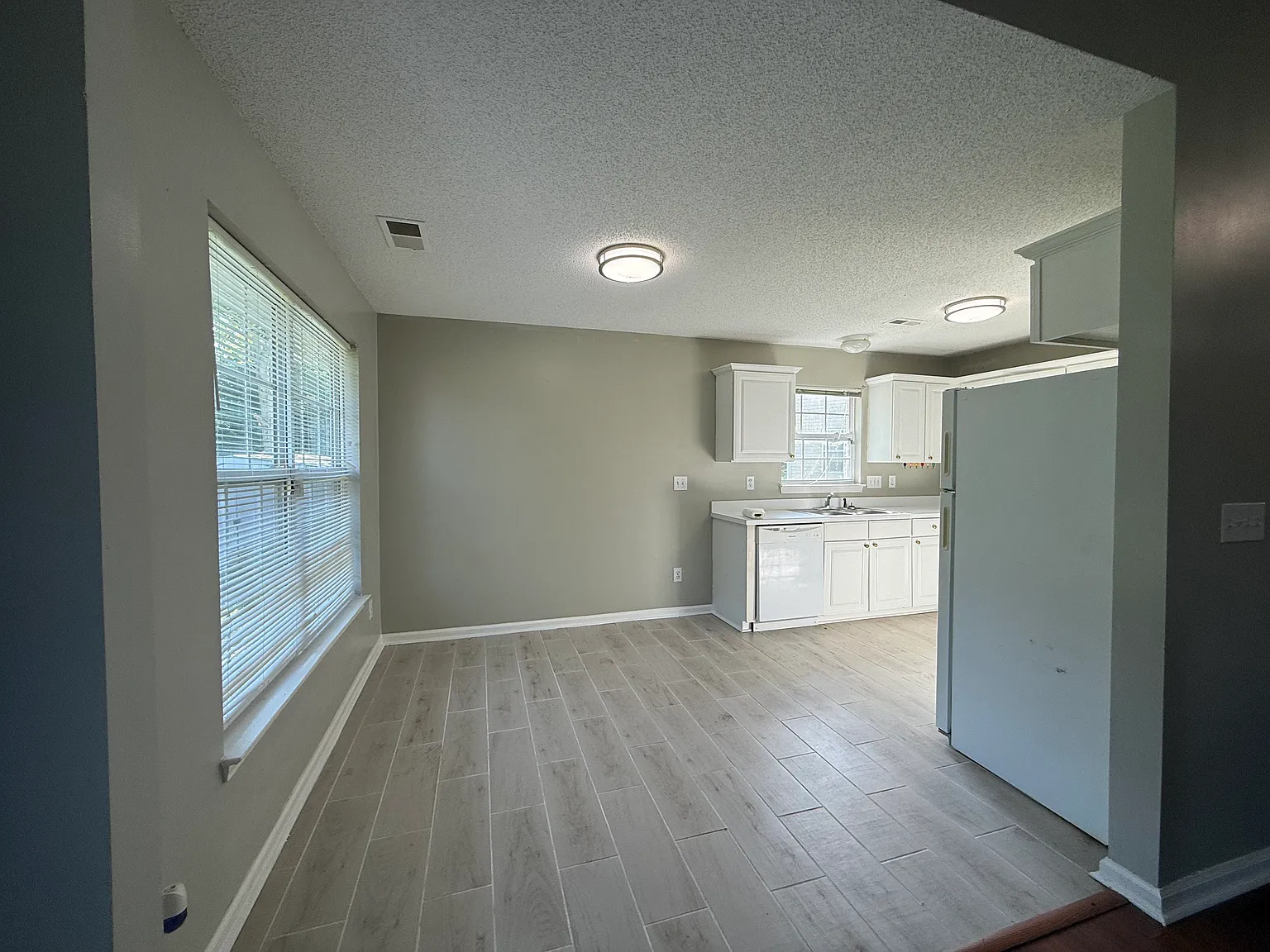 3 bed, 1580 sqft, $2,095 — Photo 3