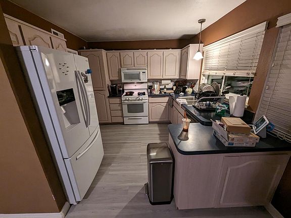 5th image of 23116 Poplar Glen Cir