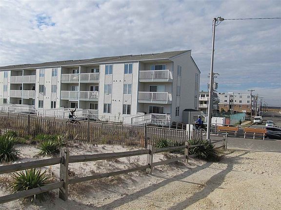 2nd image of 3400 Boardwalk APT 3H