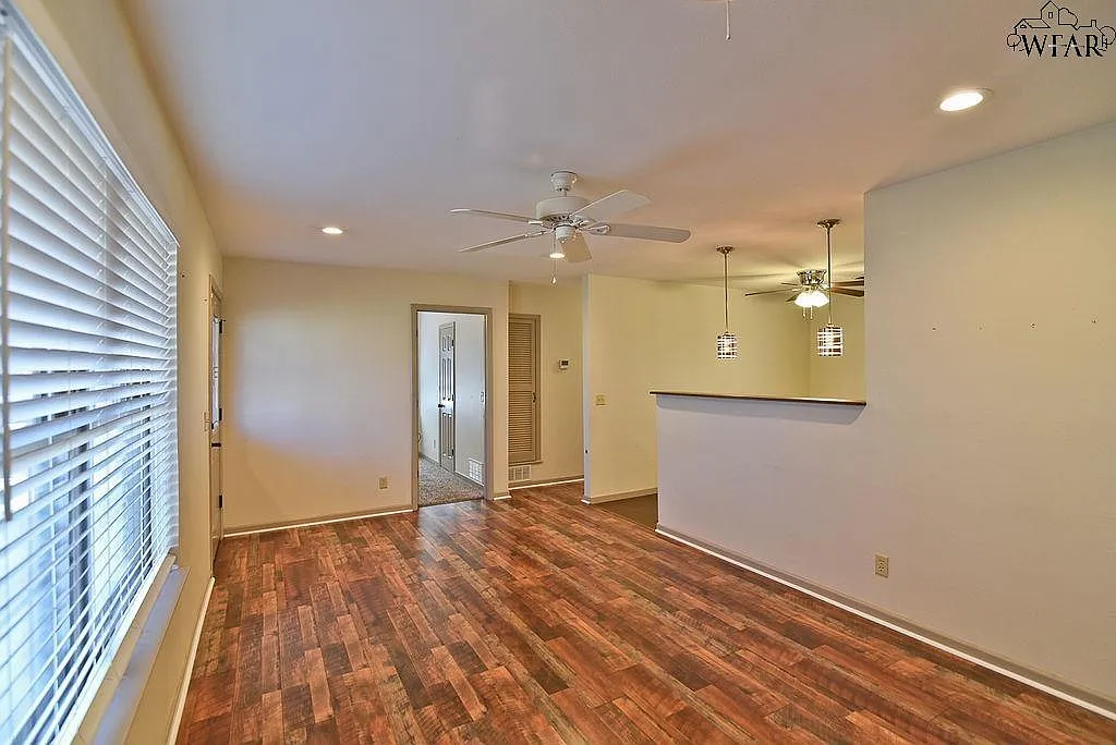 1805 Fairfax Ave — Photo 3