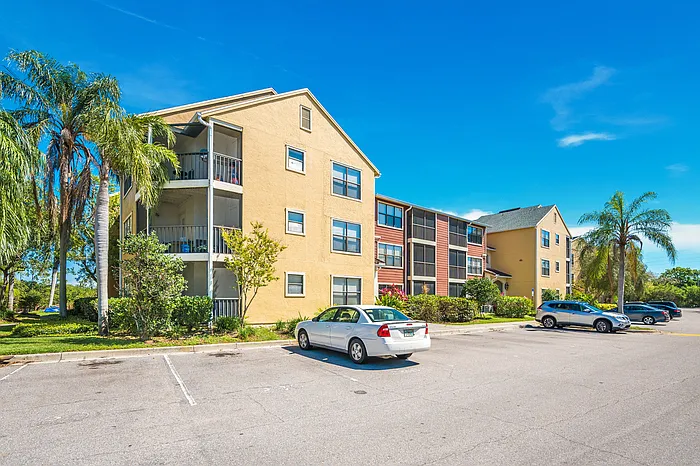 1 bed, 1.0 bath, $1,350 — Photo 2