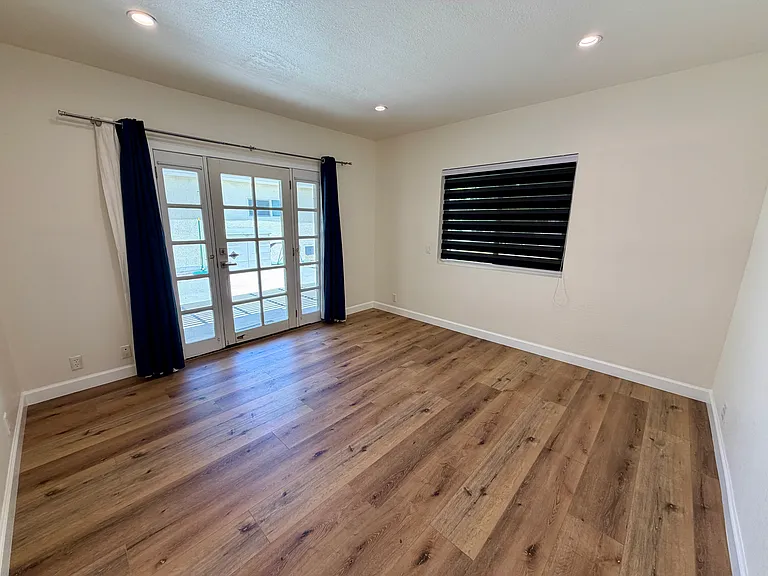 4550 Murietta Ave — Photo 18