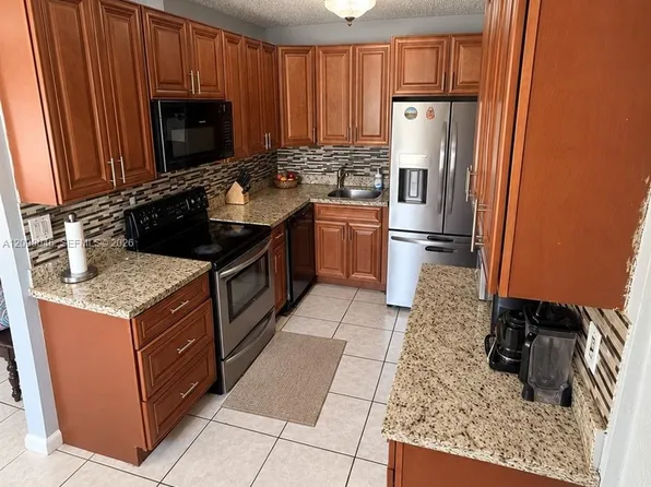 5871 NW 41st Ter, North Lauderdale, FL 33319