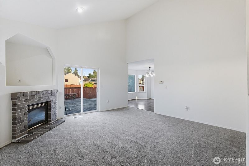 4th image of 19407 12th Avenue Ct E