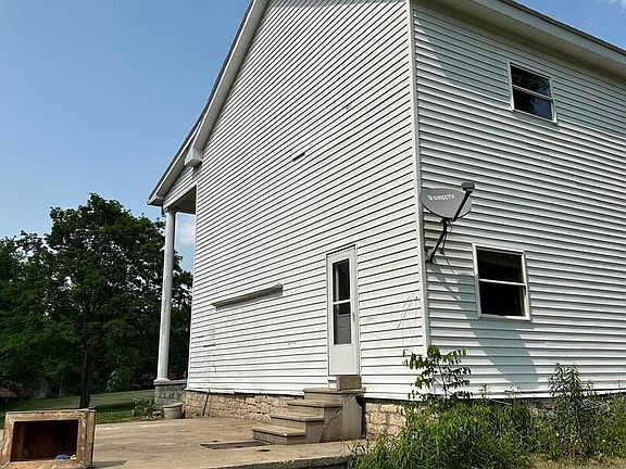 4th image of 205 N J St