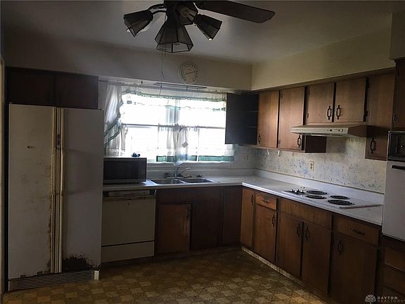 3rd image of 4940 Franlou Ave