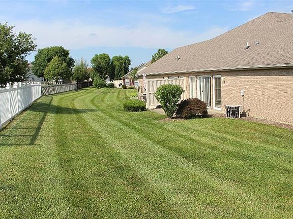 2nd image of 4027 Twin Lakes Cir
